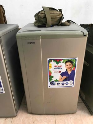 tủ lạnh Sanyo 90L còn mới sạch sẽ bao ship có bh