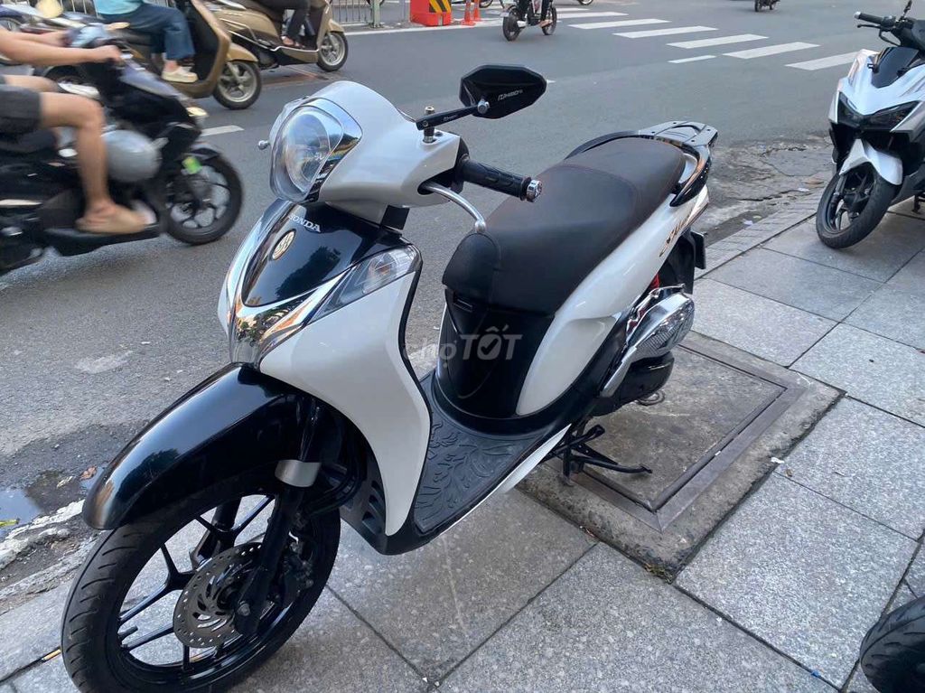 Honda SH mode 125 2015 Trắng đen đã sử dụng