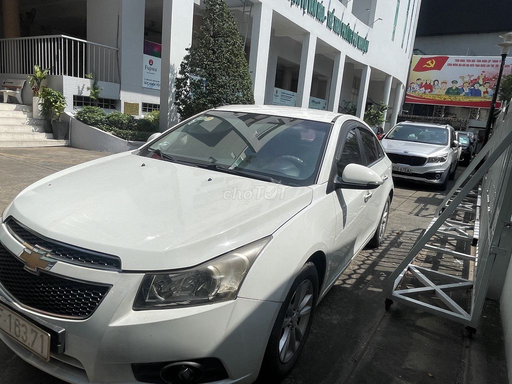 Cheverlet 2017 + màu trắng. Mua bán Ô tô tại Quận 12 Tp Hồ Chí Minh được đăng bởi vlog vvngoc hình 9