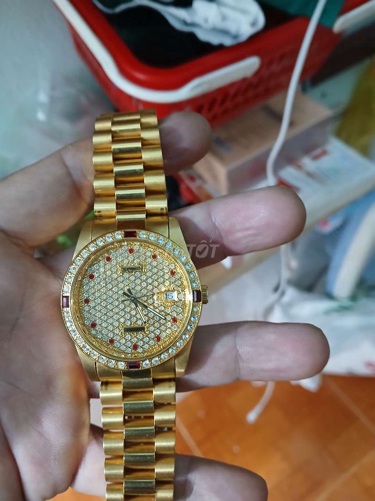 Đồng hồ đeo tay Nam Kim loại Vàng. Mua bán Đồng hồ tại Huyện Phong Điền Cần Thơ được đăng bởi Nguyễn  Lê  Trương  hình 1