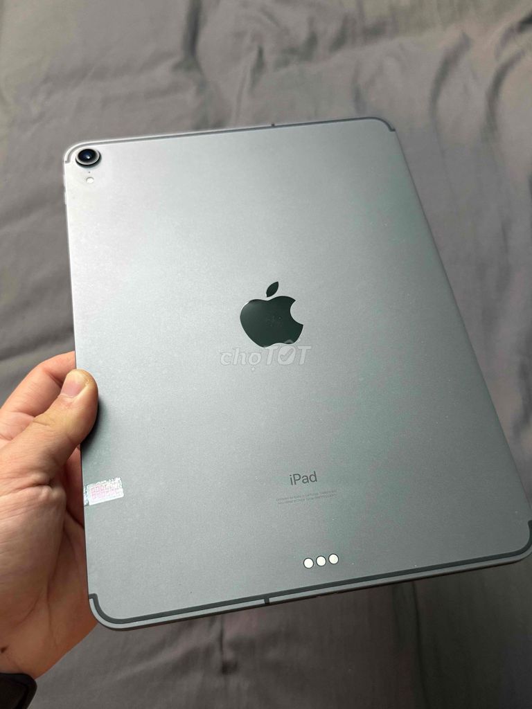 Apple iPad Pro 11 inch 64GB Xám. Mua bán Máy tính bảng tại Quận Gò Vấp Tp Hồ Chí Minh được đăng bởi ThanhDzu hình 1