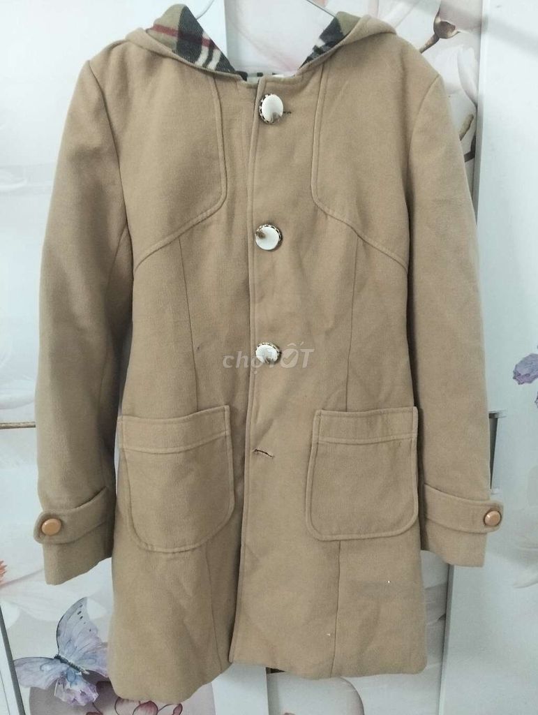 Áo khoác nữ màu be Oversized. Mua bán Quần áo tại Thành phố Tam Kỳ Quảng Nam được đăng bởi Suri hình 1