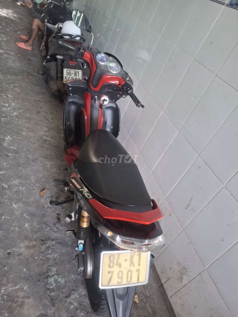 Yamaha Jupiter RC 2009 Đỏ đen 50.000 km. Mua bán Xe máy tại Thị xã Bến Cát Bình Dương được đăng bởi Trần Phong hình 4