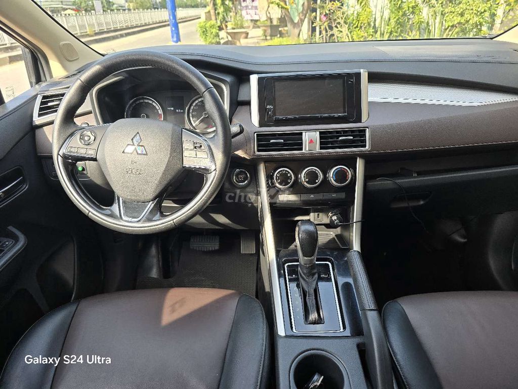 Mitsubishi Xpander Cross 2020 Bạc. Mua bán Ô tô tại Quận Bình Tân Tp Hồ Chí Minh được đăng bởi Trần quang thiện  hình 6