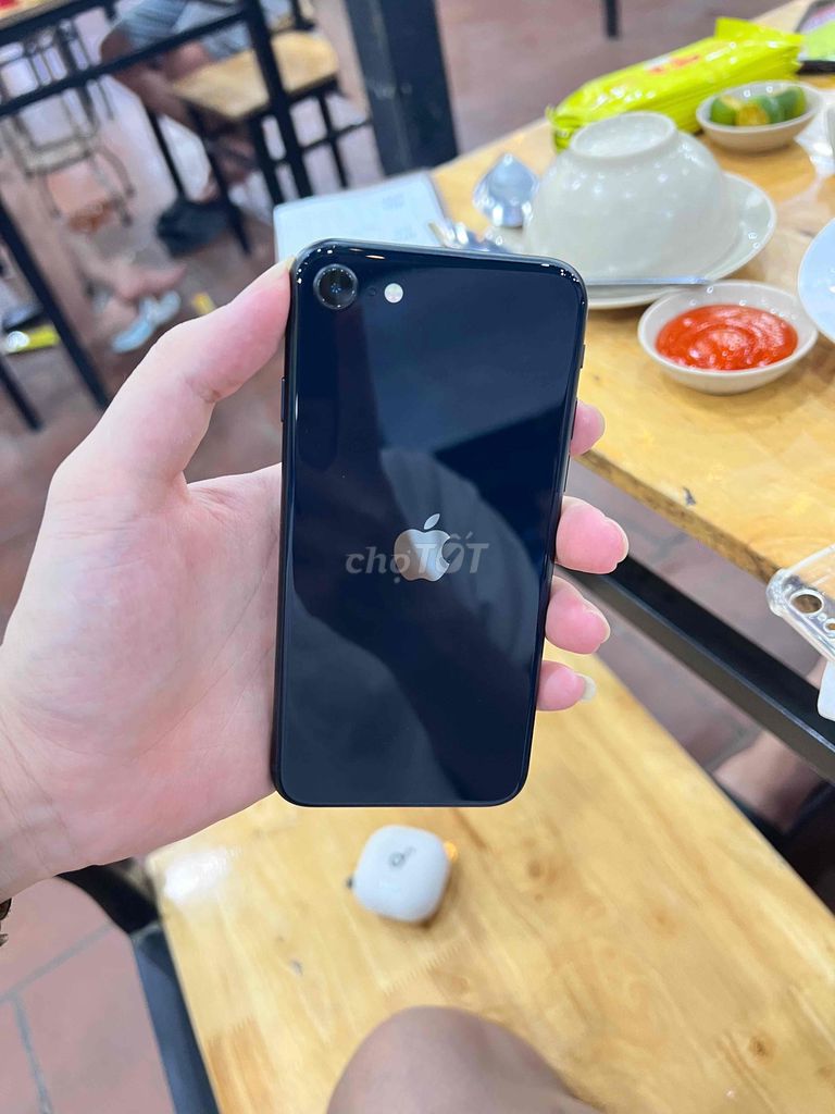 Apple iPhone SE 3 64GB Đen Zin áp chưa bung. Mua bán Điện thoại tại Quận Gò Vấp Tp Hồ Chí Minh được đăng bởi Doo Huy An hình 1