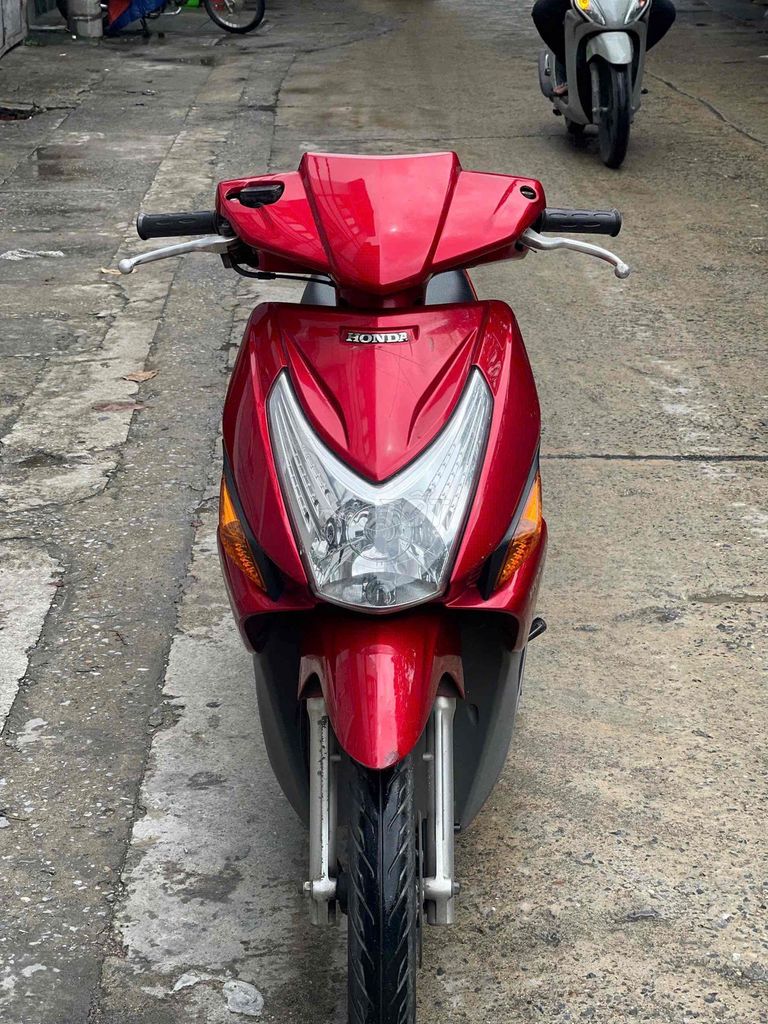 Honda Click, 2 цвета (красный), 6 спиц, последняя модель