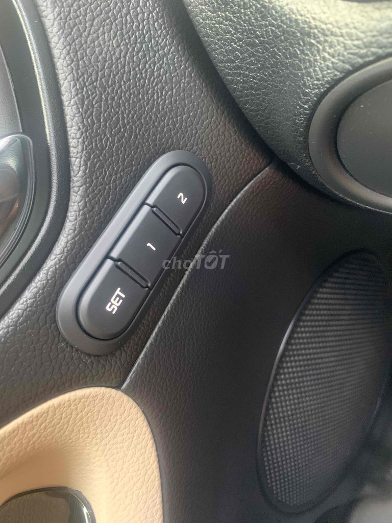 Kia Cerato 2.0 AT phiên bản cao cấp nhất Premium. Mua bán Ô tô tại Thành phố Biên Hòa Đồng Nai được đăng bởi CH xe máy Trần Na Na hình 11