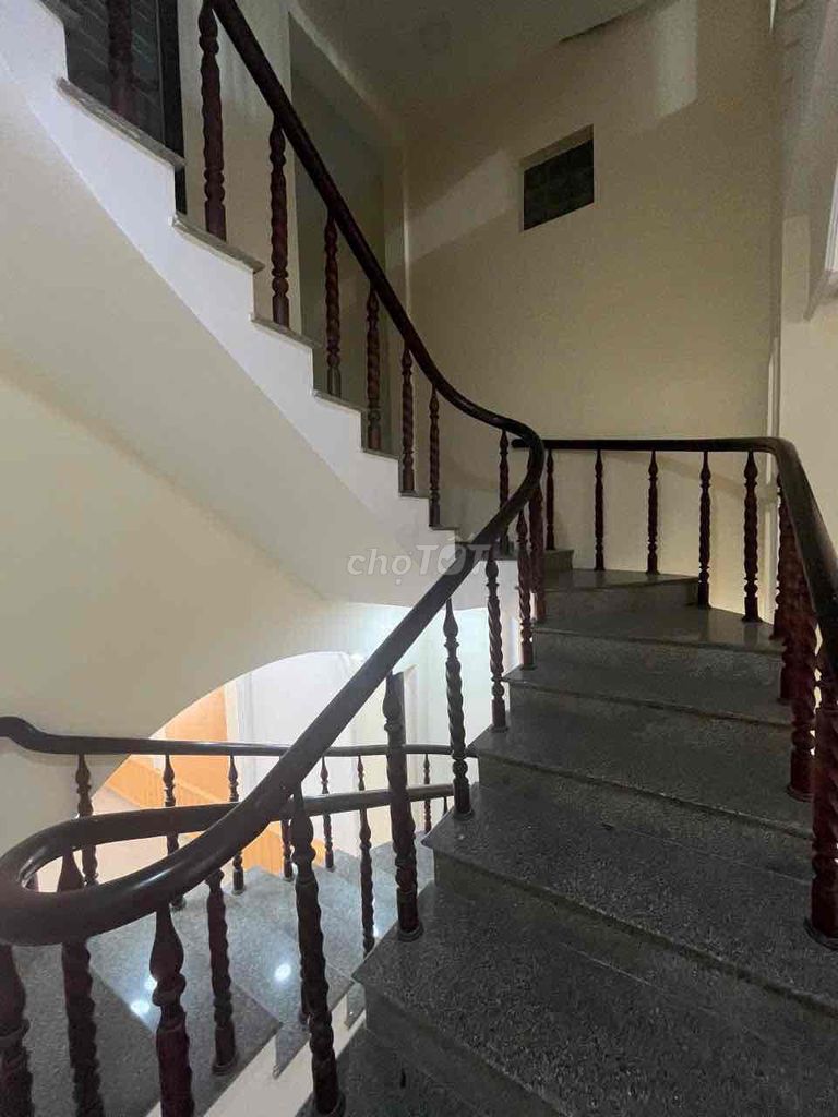Large 4-bedroom house on Trịnh Đình Thảo street — photo 12