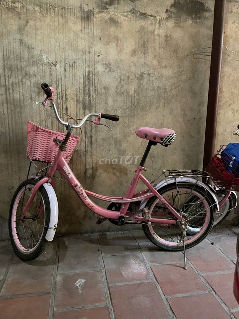 Bán 2 xe đạp trẻ con từ 5 đến 11 tuổi. Mua bán Xe đạp tại Huyện Gia Lâm Hà Nội được đăng bởi Nguyễn Ngoc Linh hình 2