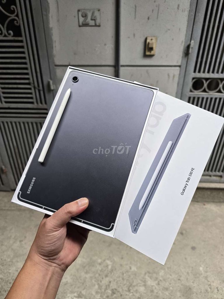 Samsung Tab S10FE 8GB/128GB Xám 99% đẹp. Mua bán Máy tính bảng tại Quận Cầu Giấy Hà Nội được đăng bởi Thanh Lâm hình 1