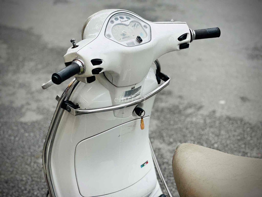 Piaggio Vespa LX 125 Trắng. Mua bán Xe máy tại Thành phố Huế Thừa Thiên Huế được đăng bởi DVCĐ Toàn Thắng hình 4