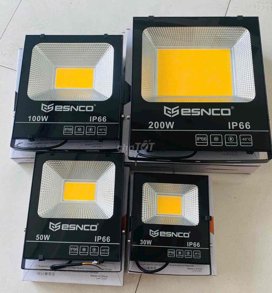 đèn pha led công suất 30w; 50w ,100w (trắng vàng ). Mua bán Đèn tại Quận Bình Thuỷ Cần Thơ được đăng bởi Led MinhMinh hình 1