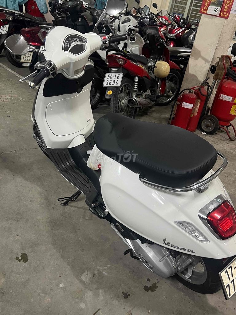 Cần bán xe Vespa siêu lướt. Mua bán Xe máy tại Quận 8 Tp Hồ Chí Minh được đăng bởi Huy hình 2