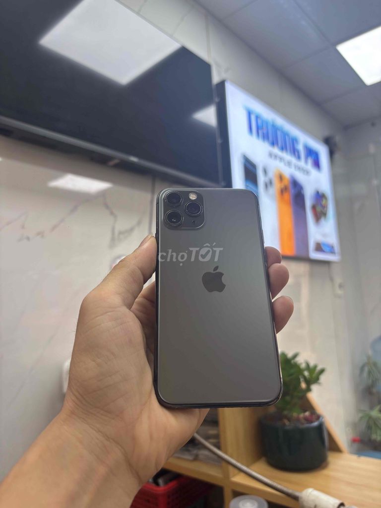 Apple iPhone 11 Pro 64GB Xám Đã dùng. Mua bán Điện thoại tại Quận Sơn Trà Đà Nẵng được đăng bởi Diễm Diễm hình 1