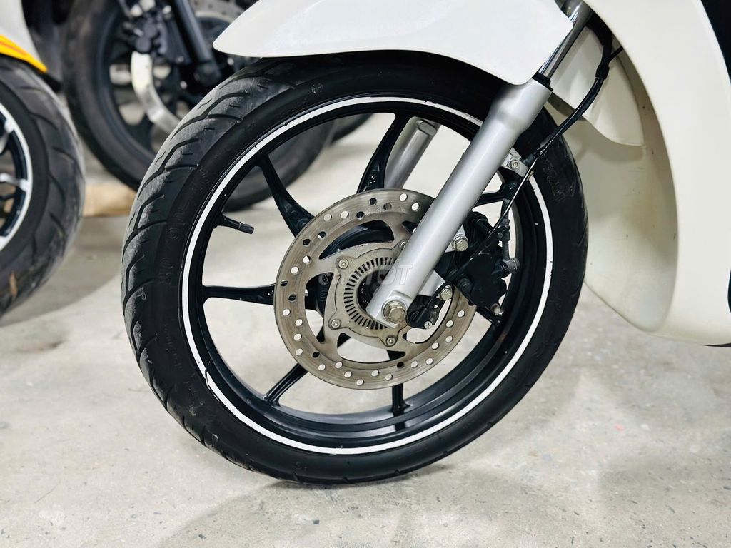 XE MÁYTHANH TÙNG_ LIBERTY 125 ABS TRẮNG MÁY ZIN. Mua bán Xe máy tại Quận Nam Từ Liêm Hà Nội được đăng bởi THANH TÙNG hình 4