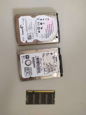 Bán 2 ổ HDD 512 và 1 Ram laptop 2gb DDR3