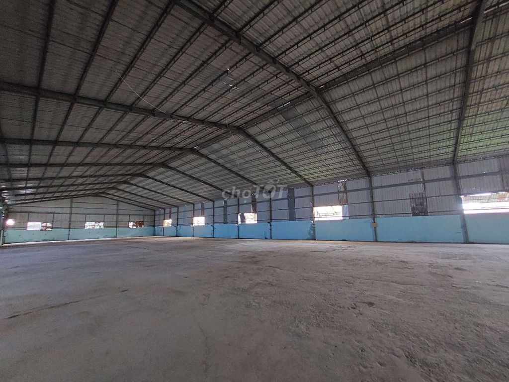 Cho thuê xưởng 7000m2.Pccc thẩm duyệt,Tiếp gỗ hàng trắng.Tân Uyên