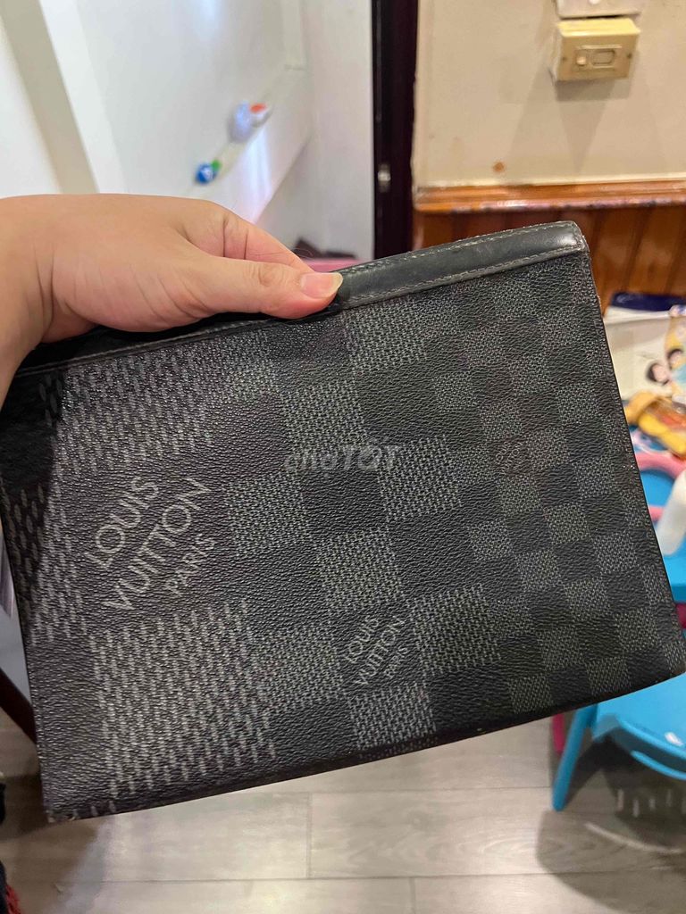 Clutch Louis Vuitton Đen Unisex. Mua bán Túi xách tại Quận Cầu Giấy Hà Nội được đăng bởi thành hình 1
