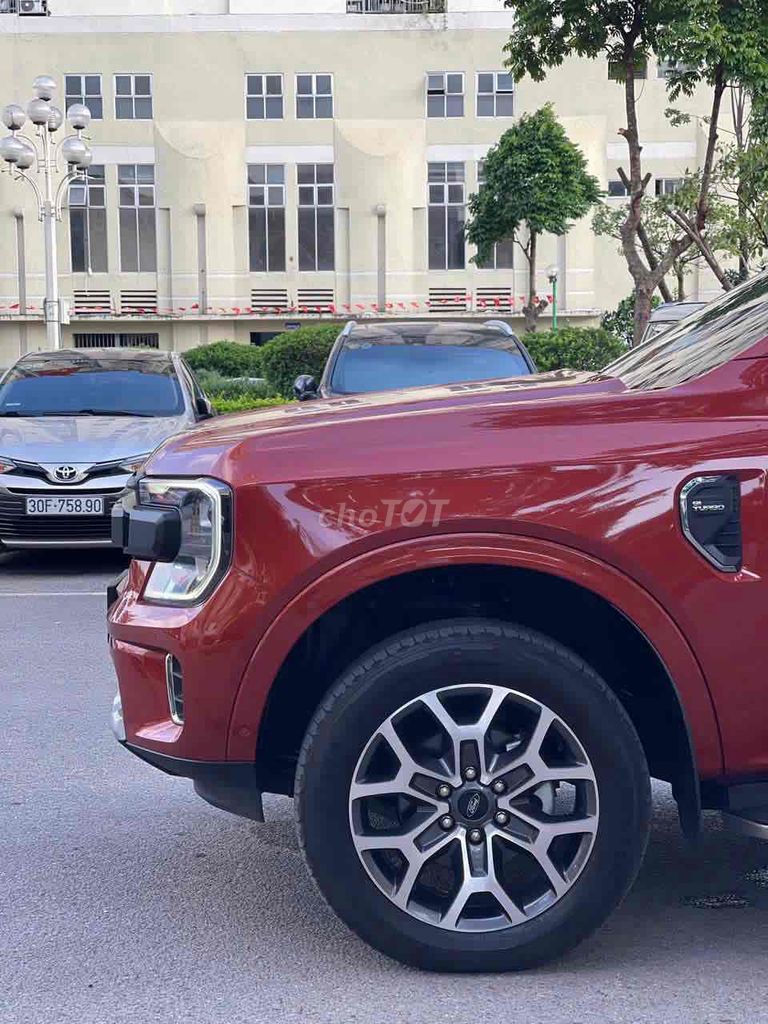Ford Everest Titanium 2.0L 4x4 model 2023 đỏ cam. Mua bán Ô tô tại Quận Cầu Giấy Hà Nội được đăng bởi Cao Quý hình 8
