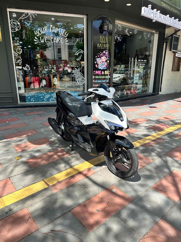 Honda Air Blade 2016 Trắng Đen