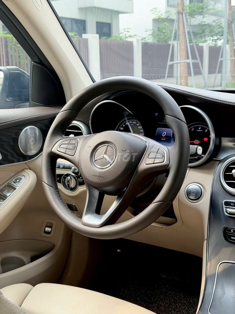 Mercedes GLC300 2018 Đen Kem. Mua bán Ô tô tại Quận Thanh Xuân Hà Nội được đăng bởi Nguyễn Tuấn Hoàng hình 9