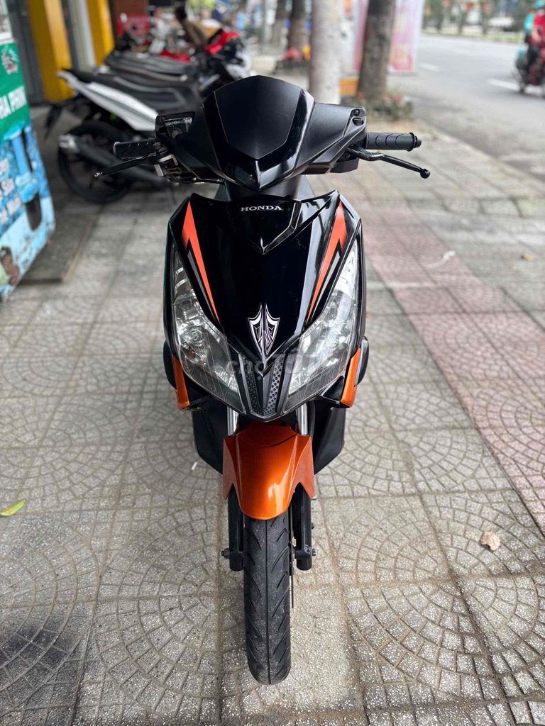 Honda Air Blade 2010 2 đèn Đen cam. Mua bán Xe máy tại Quận Liên Chiểu Đà Nẵng được đăng bởi quang chuyên hình 1