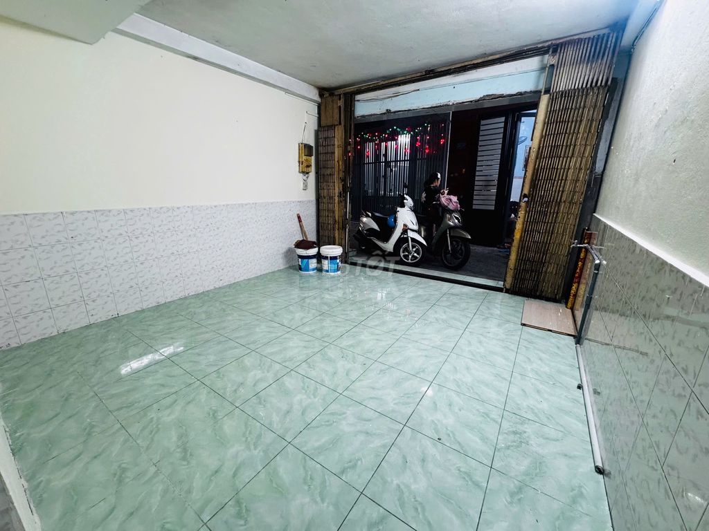 Аренда · 3 комн. · 40 м² · Quận 6, ул. Đường Hậu Giang