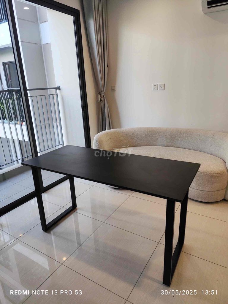 Bàn làm việc văn phòng bàn học chân U. Mua bán Bàn ghế tại Thành phố Thủ Đức Tp Hồ Chí Minh được đăng bởi Tiệm Nhà Gỗ hình 1