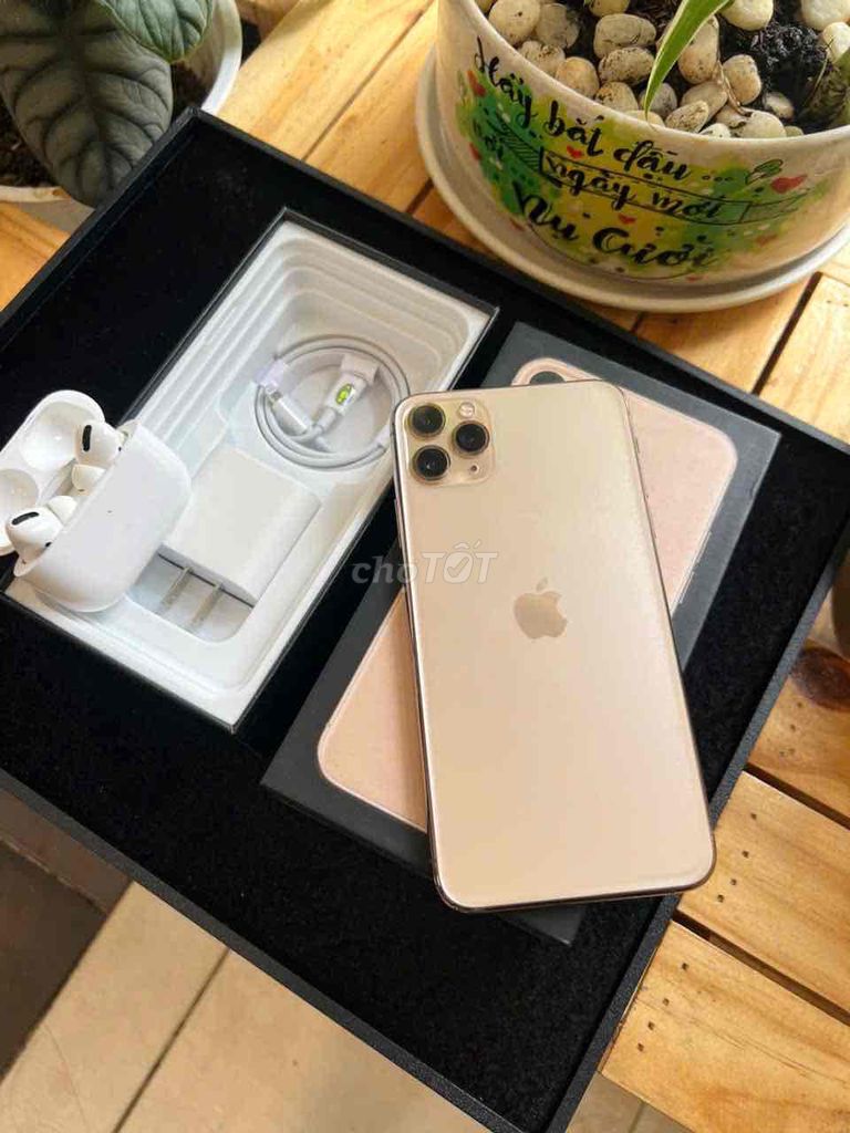 Thanh lý iphone 11promax 256G zin Full mới 99%