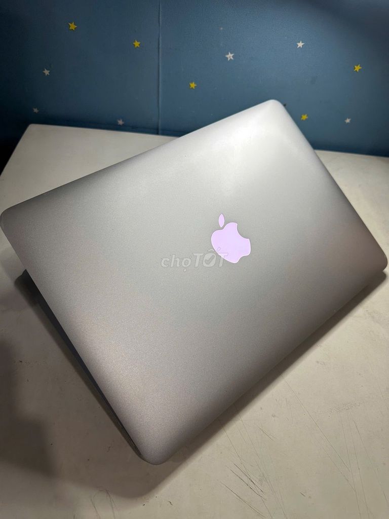 Apple MacBook Air i5 8GB/121GB Bạc. Mua bán Laptop tại Quận Gò Vấp Tp Hồ Chí Minh được đăng bởi Nguyễn Thị Thu Thuỷ hình 1