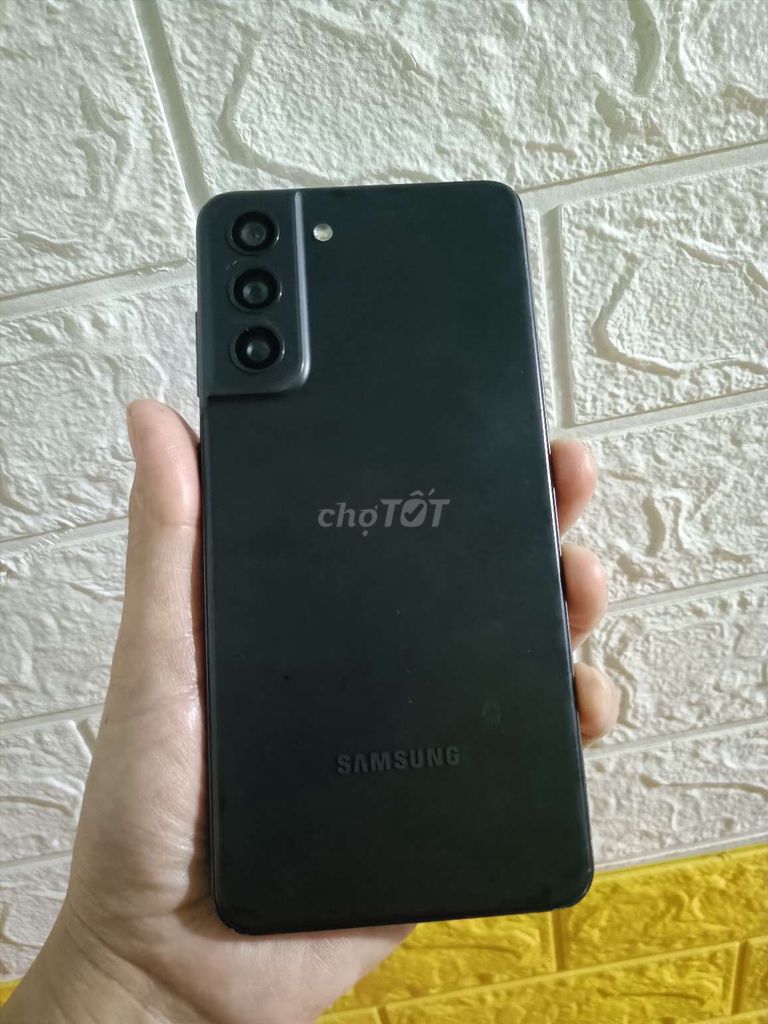 Samsung Galaxy S21 FE 5G 128GB Đen có sọc màn. Mua bán Điện thoại tại Thành phố Buôn Ma Thuột Đắk Lắk được đăng bởi Cẩm Nhung hình 1