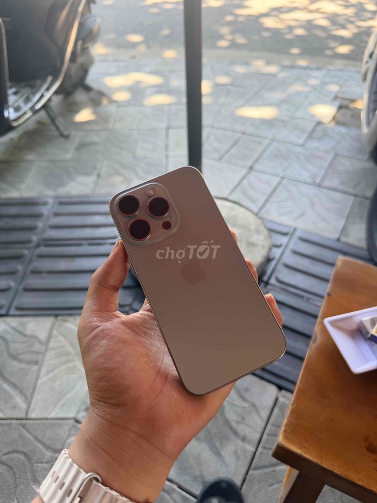 Apple iPhone 15 Pro 128GB Titan Tự Nhiên 99%. Mua bán Điện thoại tại Quận Ngũ Hành Sơn Đà Nẵng được đăng bởi Nghĩa  hình 1