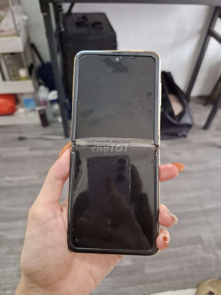 Thanh lý điện thoại samsung z flip đã hư ở TPHCM. Mua bán Điện thoại tại Quận 10 Tp Hồ Chí Minh được đăng bởi Thư Nguyễn hình 1