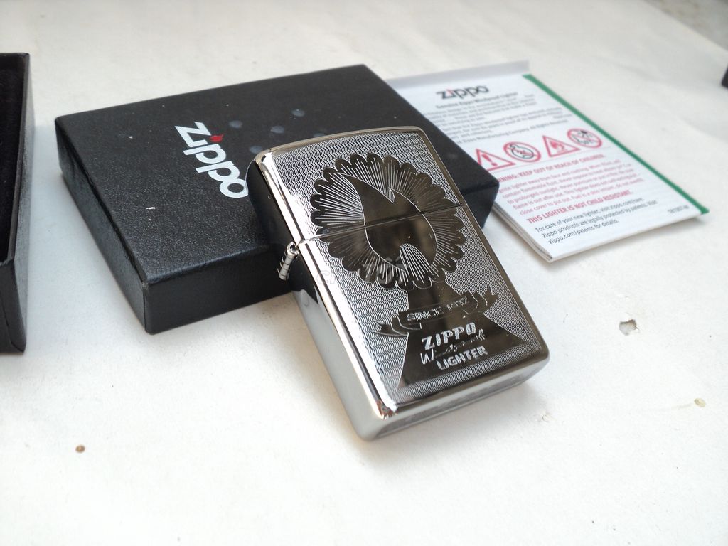 Zippo USA / Windproof Lighter _ NGỌN LỬA TỎA SÁNG