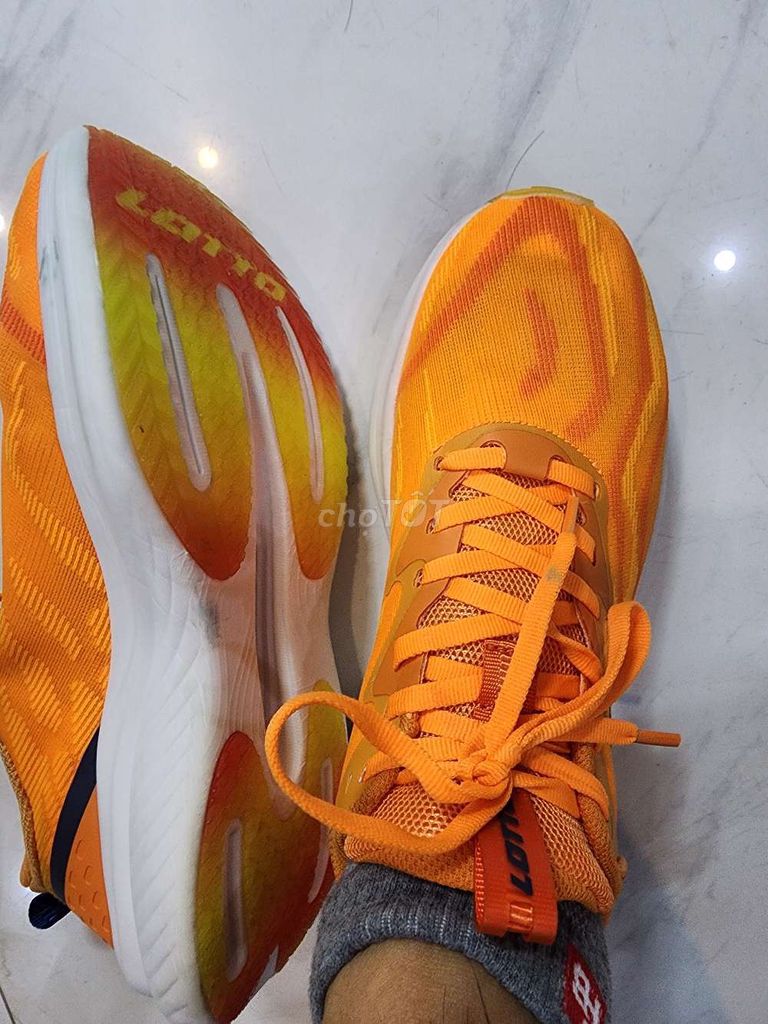 Giày thể thao Lotto nam size 42 Cam. Mua bán Giày dép tại Thành phố Thái Bình Thái Bình được đăng bởi KeV hình 1