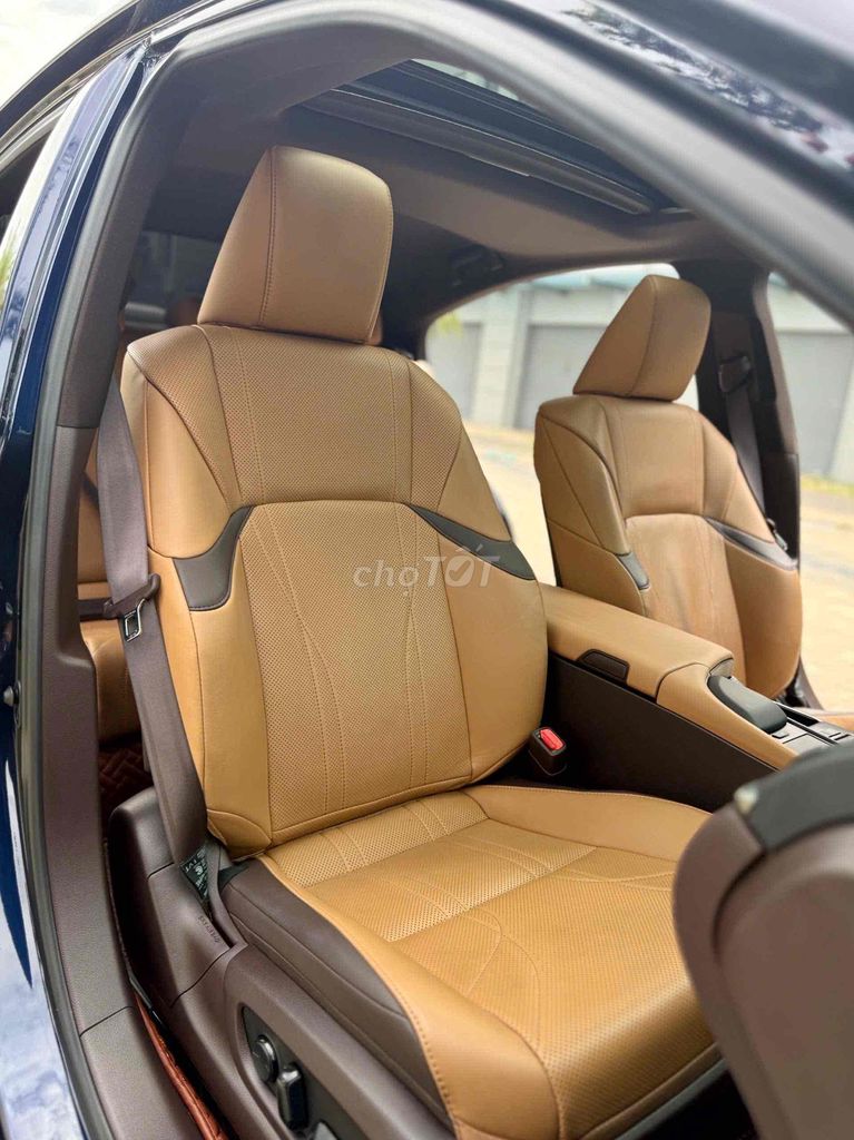 LEXUS ES250 2018 NHẬP NHẬT - 27000km. Mua bán Ô tô tại Quận Gò Vấp Tp Hồ Chí Minh được đăng bởi Ca Thị Thanh Huệ hình 14