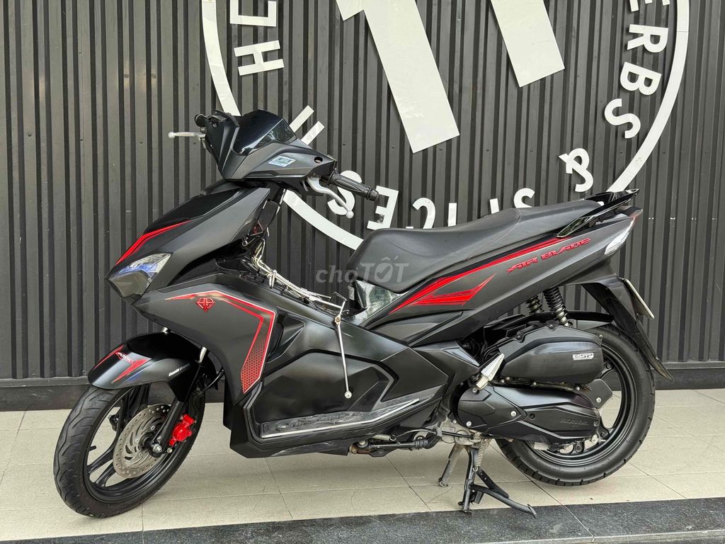 Honda Air blade - Ab 2018  Đặc biệt Đen nhám bs43. Mua bán Xe máy tại Quận Hải Châu Đà Nẵng được đăng bởi Lê vy  hình 1