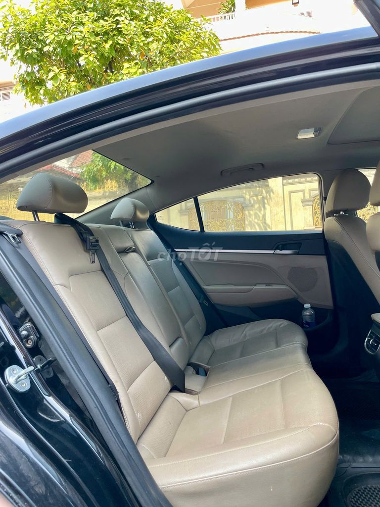 Hyundai Elantra 2019 1.6 AT - 100000 km. Mua bán Ô tô tại Thành phố Dĩ An Bình Dương được đăng bởi Siêu Thị Ô Tô Bình Dương  hình 11