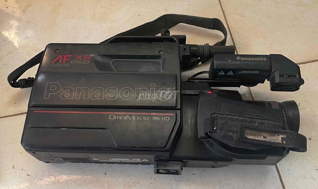 Máy quay phim Panasonic OmniMovie VHS HQ Đen. Mua bán Máy ảnh, Máy quay tại Thành phố Huế Thừa Thiên Huế được đăng bởi Truong Kim Long hình 1