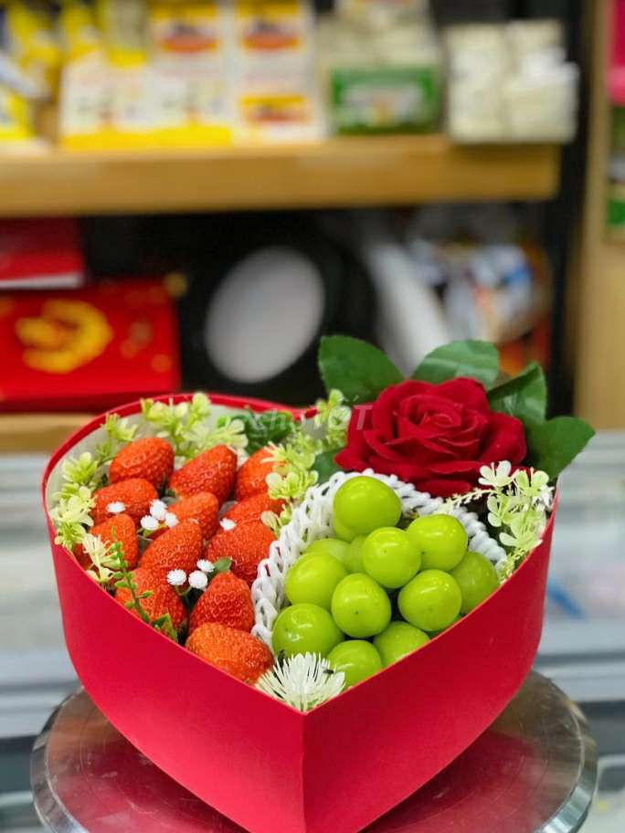 Hộp Quà Trái Cây Tươi Nhập Khẩu Dịp Valentine