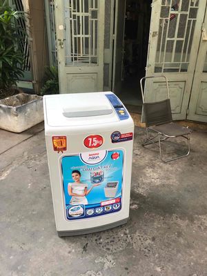 bán máy giặt sanyo 7.5kg.máy đẹp dùng rất tốt