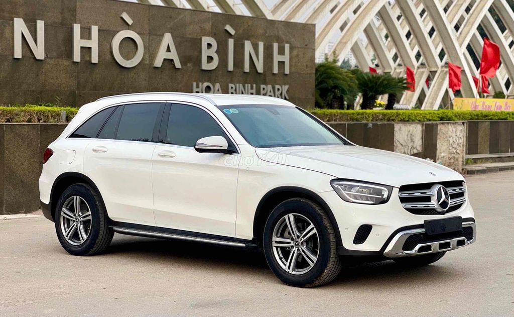 Mercedes Benz GLC Class 2022 - 19000 km