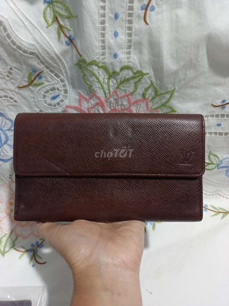 Ví Louis Vuitton Da Caviar Nâu Pháp. Mua bán Túi xách tại Huyện Cai Lậy Tiền Giang được đăng bởi Phạm Ánh thanh lý hàng hiệu hình 1