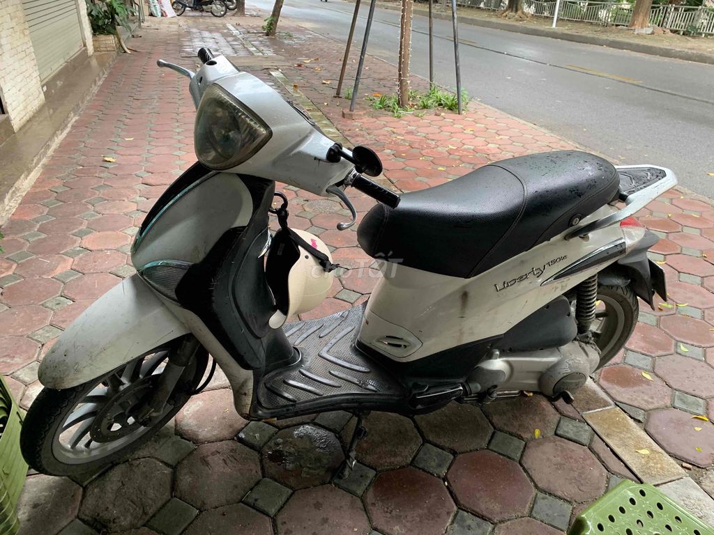 ko dùng đến nên bán xe vẫn ngon lành , dáng đẹp ma. Mua bán Xe máy tại Quận Thanh Xuân Hà Nội được đăng bởi Nam Gà Art hình 1