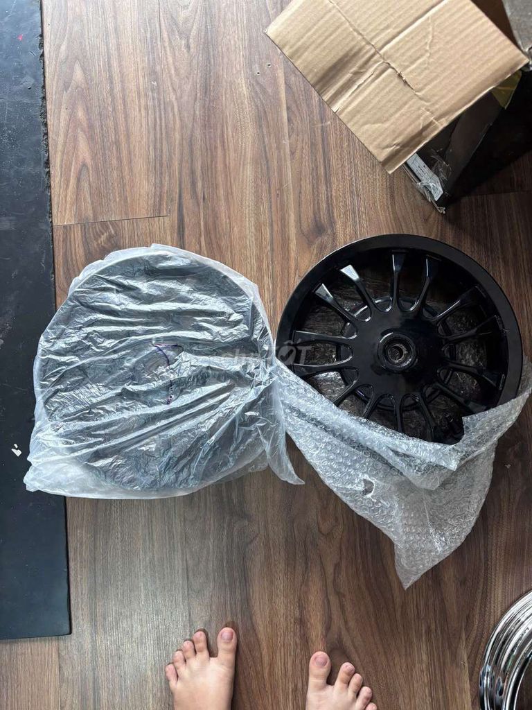 Mâm xe máy Piaggio Vespa Sprint Đen Hợp kim. Mua bán Phụ tùng xe tại Thành phố Mỹ Tho Tiền Giang được đăng bởi Tín Đại Phú hình 1