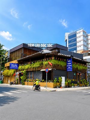 CHO THUÊ VÀ SANG NHƯỢNG MẶT BẰNG GÓC 700m2 TRƯỜNG SƠN QUẬN 10