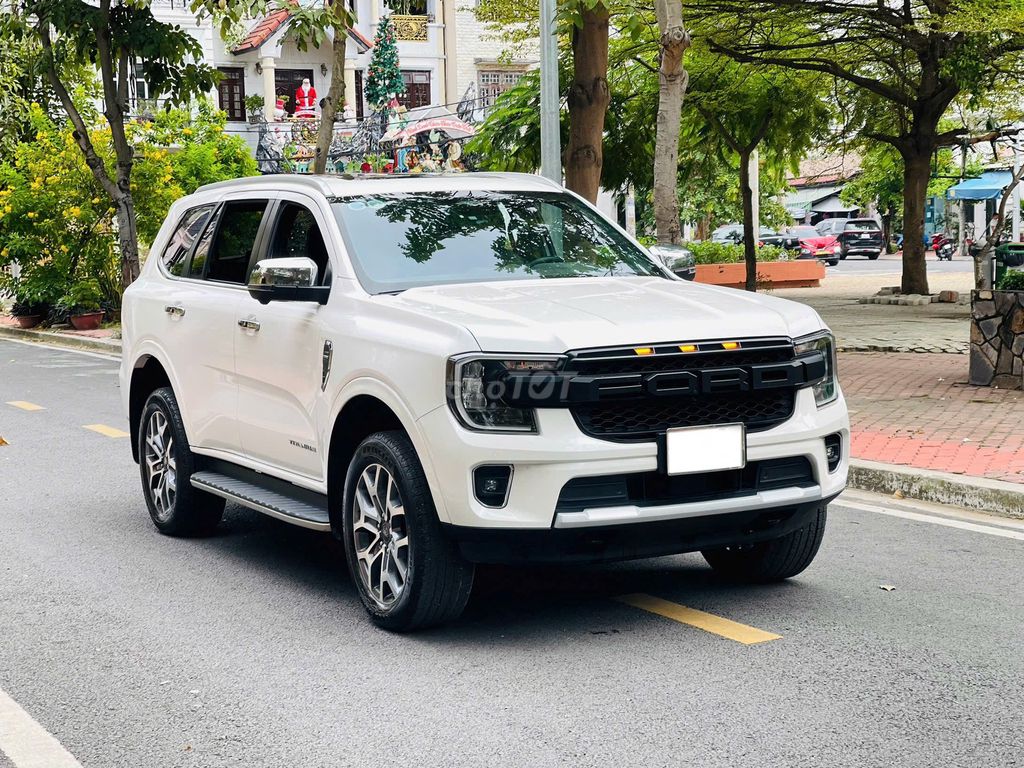 Ford Everest 2023 Titanium 4x2 AT 44800 km. Mua bán Ô tô tại Quận 3 Tp Hồ Chí Minh được đăng bởi Trần Hoàng Long hình 2