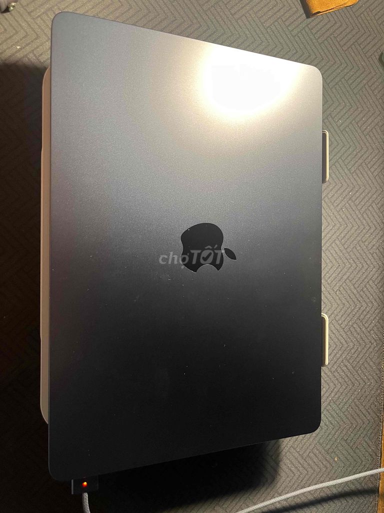 Apple MacBook Air M2 16GB/256GB Midnight Likenew. Mua bán Laptop tại Quận 10 Tp Hồ Chí Minh được đăng bởi Trần Nhân Kiệt hình 1