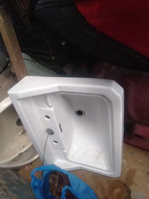 Bồn rửa mặt lavabo vuông. Mua bán Thiết bị vệ sinh, nhà tắm tại Quận Tân Bình Tp Hồ Chí Minh được đăng bởi Huy
