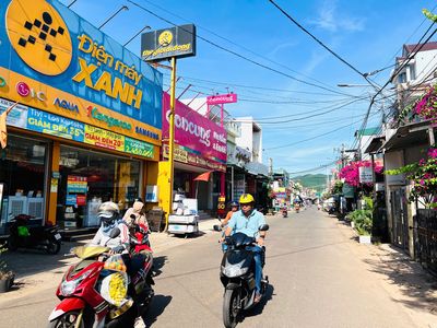 Nhà 2 tầng, mặt tiền Phan Trọng Tuệ, ngay chợ Hoài Hương, giá 2,x tỷ. Mua bán nhà ở tại Thị xã Hoài Nhơn Bình Định được đăng bởi Hồ Hồng